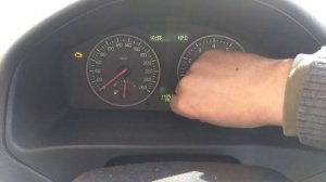 How to Change the Clock on the Volvo S40