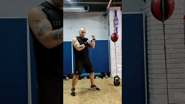 БОКС В ДОМАШНІХ УМОВАХ (ДЖЕБ). Тренування в домашніх умовах. Як правильно наносити джеб. смотреть онлайн