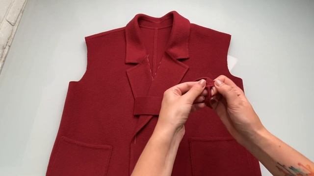 Шью ПАЛЬТО без подклада из двухслойной ткани ЧАСТЬ 3 / втачивание воротника / обработка рукавов смотреть онлайн