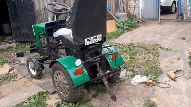 Минитрактор из металлолома. Мини Т-40. Преображение внешнего вида. Улучшение экстерьера! смотреть онлайн