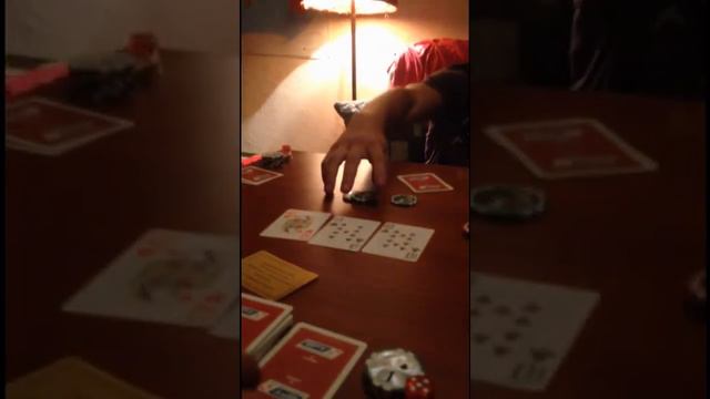 Вечерние посиделки за игрой в покер!