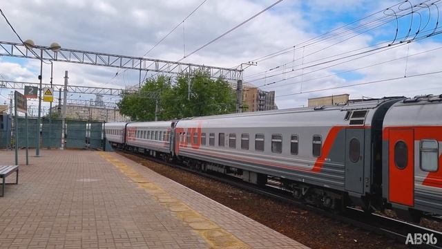 Тепловоз ЧМЭ3-2672 с пассажирским поездом на о.п. Электрозаводская смотреть онлайн