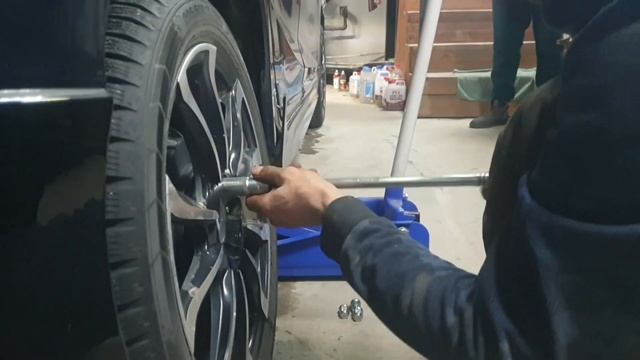 ОБСЛУЖИВАНИЕ РОБОТА HONDA SHUTTLE 2016 год ТАК ЖЕ В ГОСТЯХ ДВА ИНТЕРЕСНЫХ ГИБРИДНЫХ АВТО . смотреть онлайн