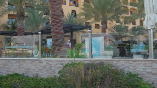 [4K] DOUBLETREE by HILTON Ras Al Khaimah Complete Walking Tour | Staycation and Review смотреть онлайн