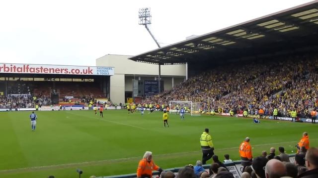 FROM THE STAND: Watford score after Leicester miss penalty (watch in HD) смотреть онлайн