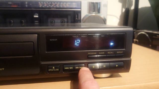 Technics SL-PG490 CD Player - Demo (no sound) смотреть онлайн