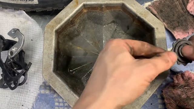 Часть 3. Чистка трансмиссии: мойка заднего переключателя смотреть онлайн