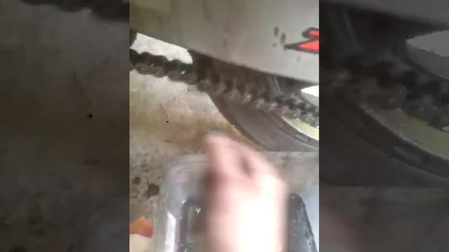 Как чистить цепь на мотоцикле... смотреть онлайн
