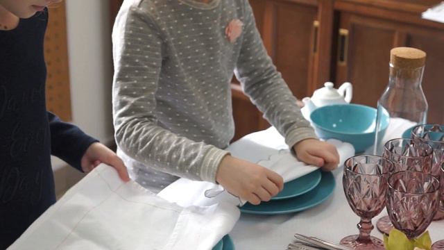 Школа Хороших Манер. Курс "Декоративная сервировка стола". смотреть онлайн