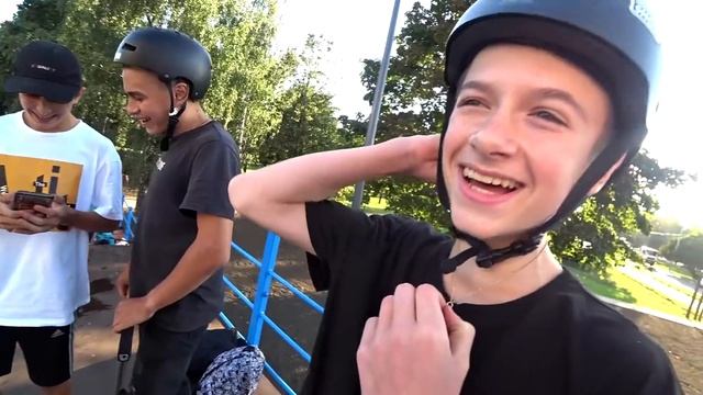 ИЛЬЯ РАЗБИЛСЯ с ТРЮКА на САМОКАТЕ и СЛОМАЛ ЕГО смотреть онлайн