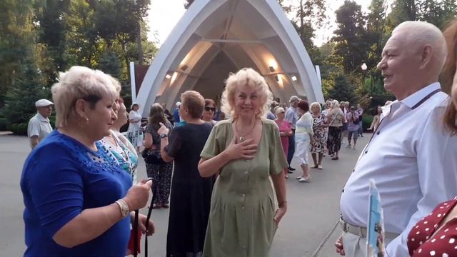 ТИ Ж МЕНЕ ПIДМАНУЛА! СЧАСТЛИВЫЕ МОМЕНТЫ ИЗ ПАРКА ГОРЬКОГО ХАРЬКОВ ТАНЦЫ смотреть онлайн