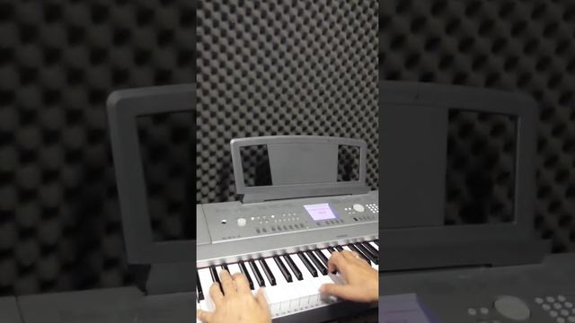 Funk Piano- Yamaha DGX 640 try out смотреть онлайн