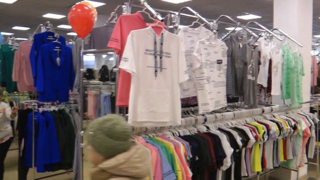 Прокопьевск, Гипермаркет Мир одежды и обуви. смотреть онлайн