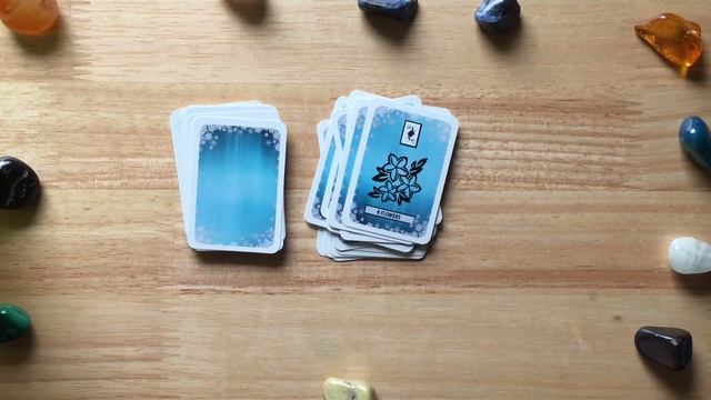 This or That - What to Keep? - Lenormand Decks смотреть онлайн