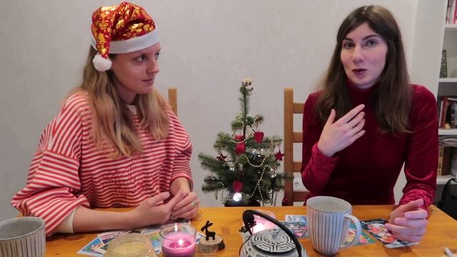 How Russians celebrate New Year: sharing Christmas stories and signing postcards. Learn Russian B1B смотреть онлайн