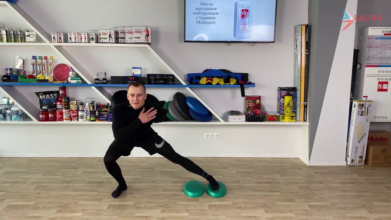 Выпады на тренажере баланса Thera-Band смотреть онлайн