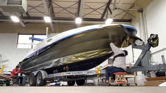 Wrapping a boat in 3M 2080 series Vinyl! смотреть онлайн