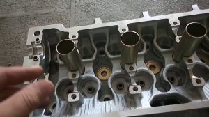 Как установить направляющие свечных колодцев.