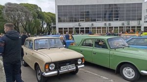 прокатились на  первомайскую выставку ретро техники. РЕТРОМОБИЛЬ Подольск 01.05.2023.