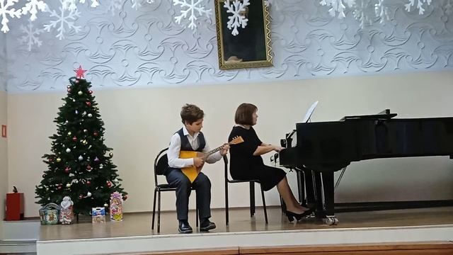 "Я с комариком ? плясала" - на балалайке, обработка М. Рожкова. смотреть онлайн