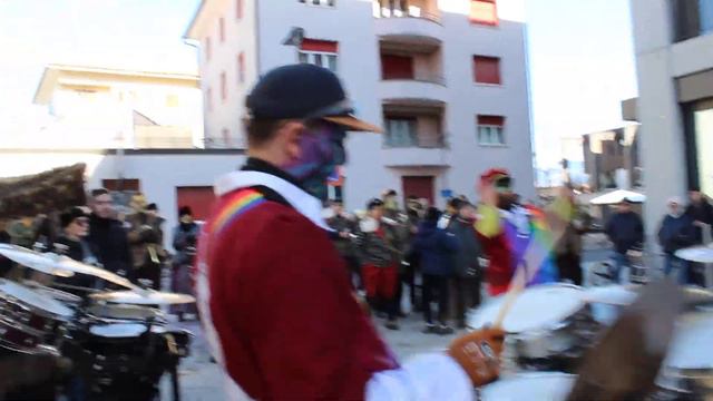 Guggenmusik Pläfä Fleglä Bern Fasnacht Bulle 11.2.2023 смотреть онлайн