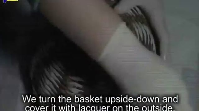 Glazing a woven paper basket. Lesson 6. смотреть онлайн