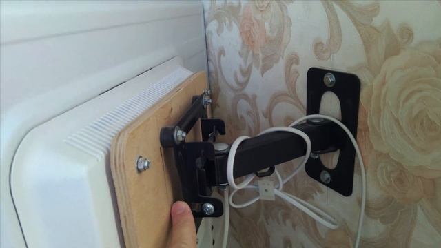 Дешевый вариант крепления телевизора на стену на поворотном кронштейне своими руками смотреть онлайн