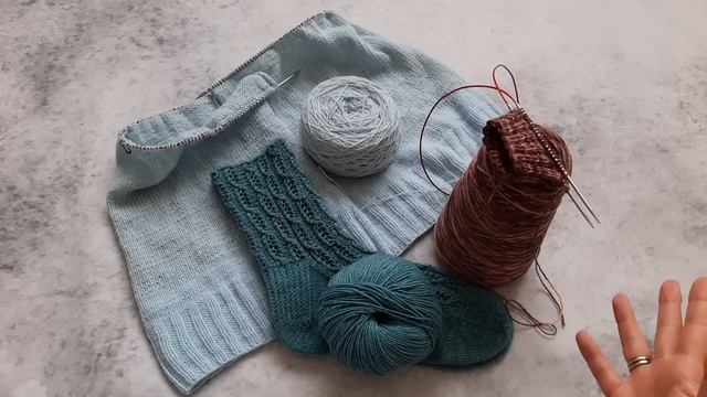 Влог 31. Готовые ажурные носки. Кардиган в процессе. Новые носки. Я сшила платье! смотреть онлайн