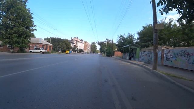 Таганрог, ул. Чехова - Через весь город на велосипеде смотреть онлайн