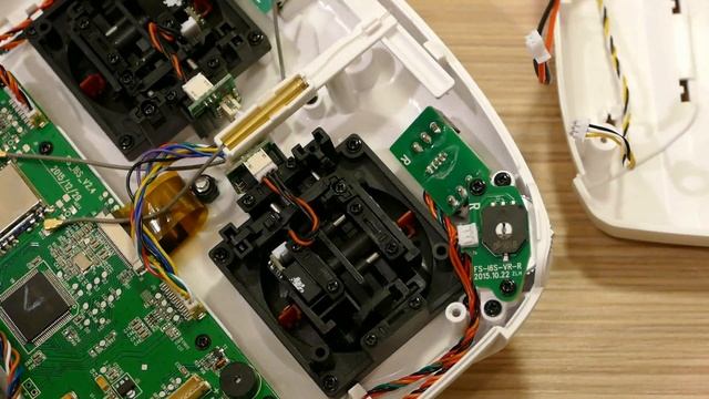 Flysky i6S: разборка и снятие пружины с ручки газа (Banggood) смотреть онлайн