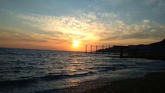 Закат на море в шторм. смотреть онлайн