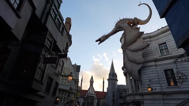 This Theme Park Video Is NOT What I Planned | Universal Orlando Best BUSY Day Tips смотреть онлайн