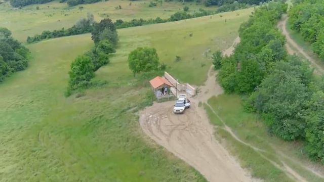 Лековитата чешма до каменните гъби на с. Бели пласт в Южна България, област Кърджали в Родопите. смотреть онлайн