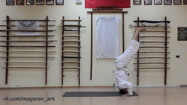 Я люблю Ширшасану / I love Shirshasana смотреть онлайн