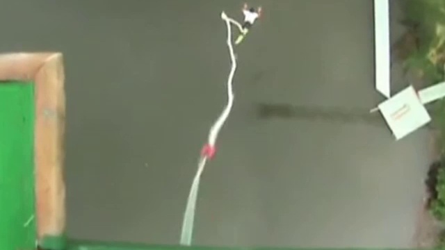 Тарзанка оборвалась