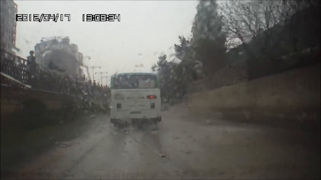Дороги во время дождя в Баку смотреть онлайн