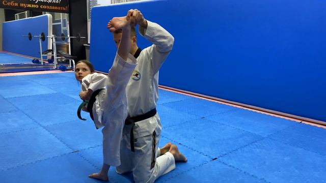 TAEKWONDO STRETCHING.