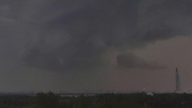 Мезоциклон над Лахта-Центром, 18 мая 2021 года смотреть онлайн
