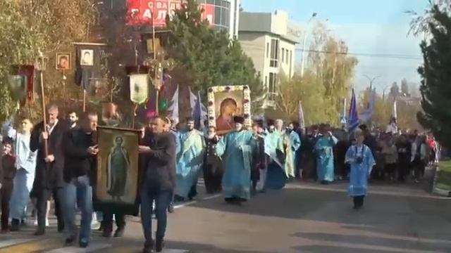 Крестный ход в честь праздника Казанской иконы Божией Матери Дня народного единства.