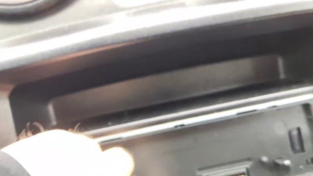 Как с помощью подручных средств снять автомагнитолу смотреть онлайн