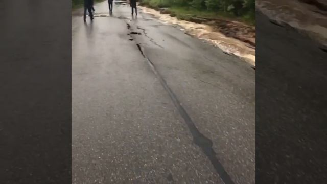 Размыло дорогу смотреть онлайн