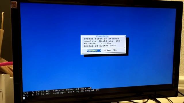 Install of pfSense® 2.4.0-DEV on Minnowboard Turbot (shows new installer, UEFI support) смотреть онлайн