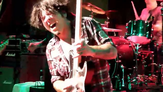 LA GUNS ONE MORE REASON IN TRACII GUNS FACE HD HIGH QUALITY LA GUNS 2010 смотреть онлайн