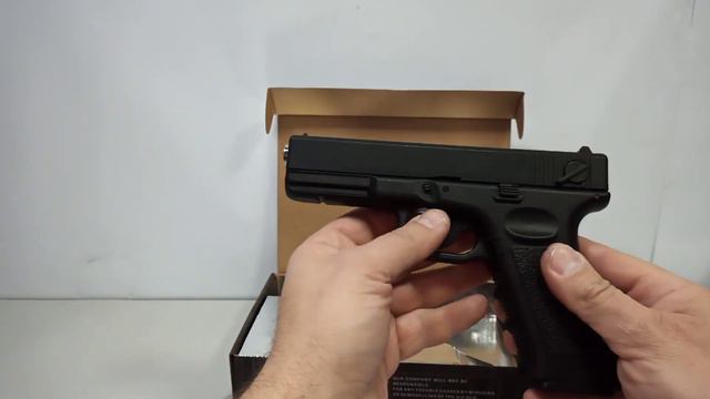 Детский страйкбольный пистолет Glock 19 Глок 19, с мощной пружиной и блокировкой затворной рамы смотреть онлайн