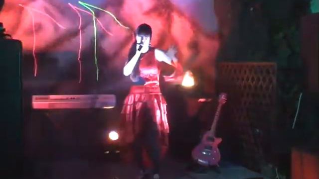 Vinky - "Let` s Get Loud" смотреть онлайн
