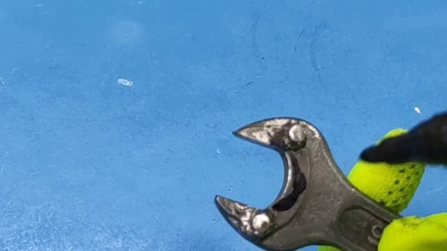 Few people know this secret of the wrench. смотреть онлайн