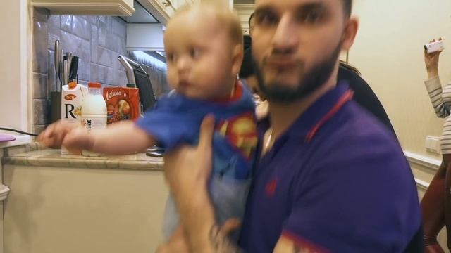 Готовим осьминога с Миком, Таней и Эллаем. Канал "По Катушке" смотреть онлайн