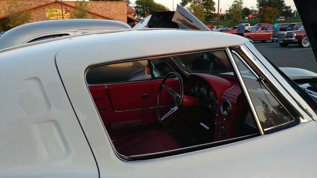1963 ERMINE WHITE CHEVROLET CORVETTE STINGRAY NJ 'MYBABE' смотреть онлайн