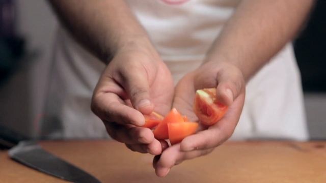 #ChoppingBoardSeries | How To Quarter Tomatoes | Learn To Cut A Ripe Tomato | #CuisineCanvas смотреть онлайн