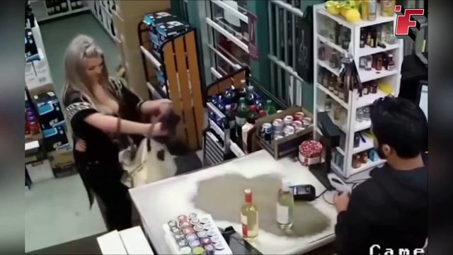 Она Пыталась Украсть Это! Записи с Камер Наблюдения смотреть онлайн